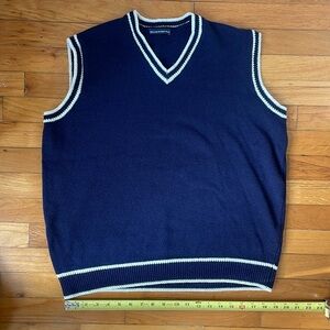 NOT FOR SALE, sold already 
Poshmark won’t let me delete or list as sold